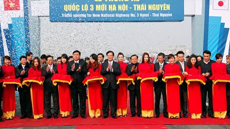 Thủ tướng dự lễ thông xe Quốc lộ 3 mới Hà Nội - Thái Nguyên - ảnh 1